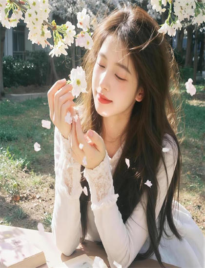 《美少女战士Cosmos后篇》场景布置热门分析：环境设计与主题呼应探讨